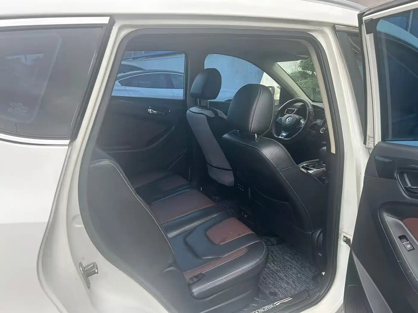 Dongfeng Fengguang Fengguang 580 2017 2017 1.5T CVT Comfort Version
