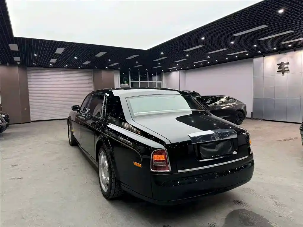 Фото 6 - Rolls-Royce Phantom