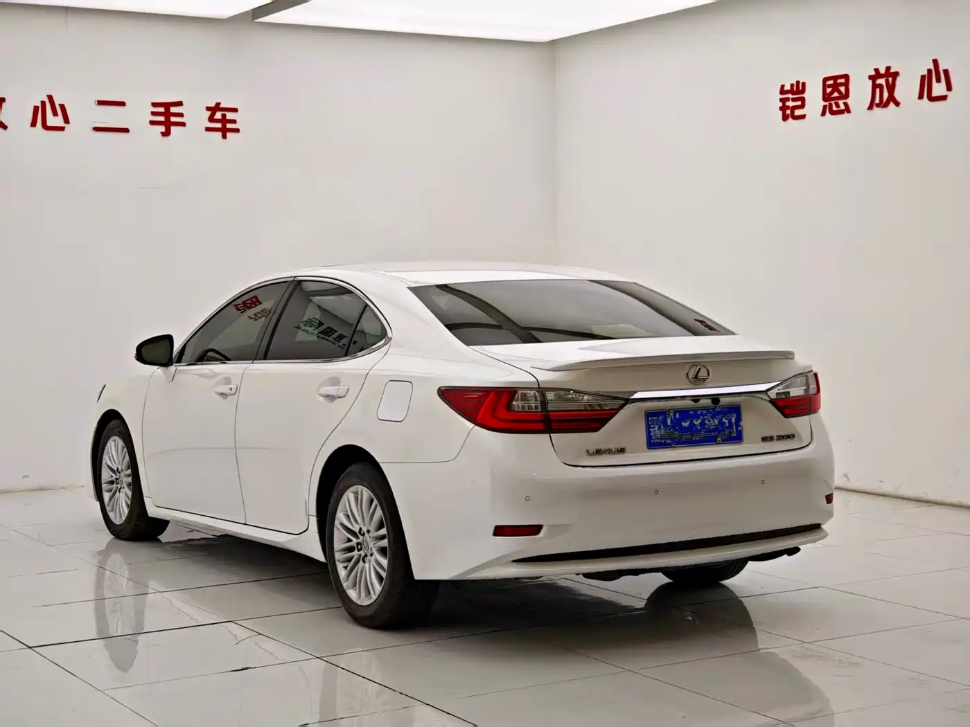Lexus ES 2015 200 Elite Edition фото 8