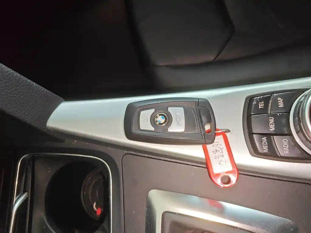 Photo 9 - BMW 3 Series