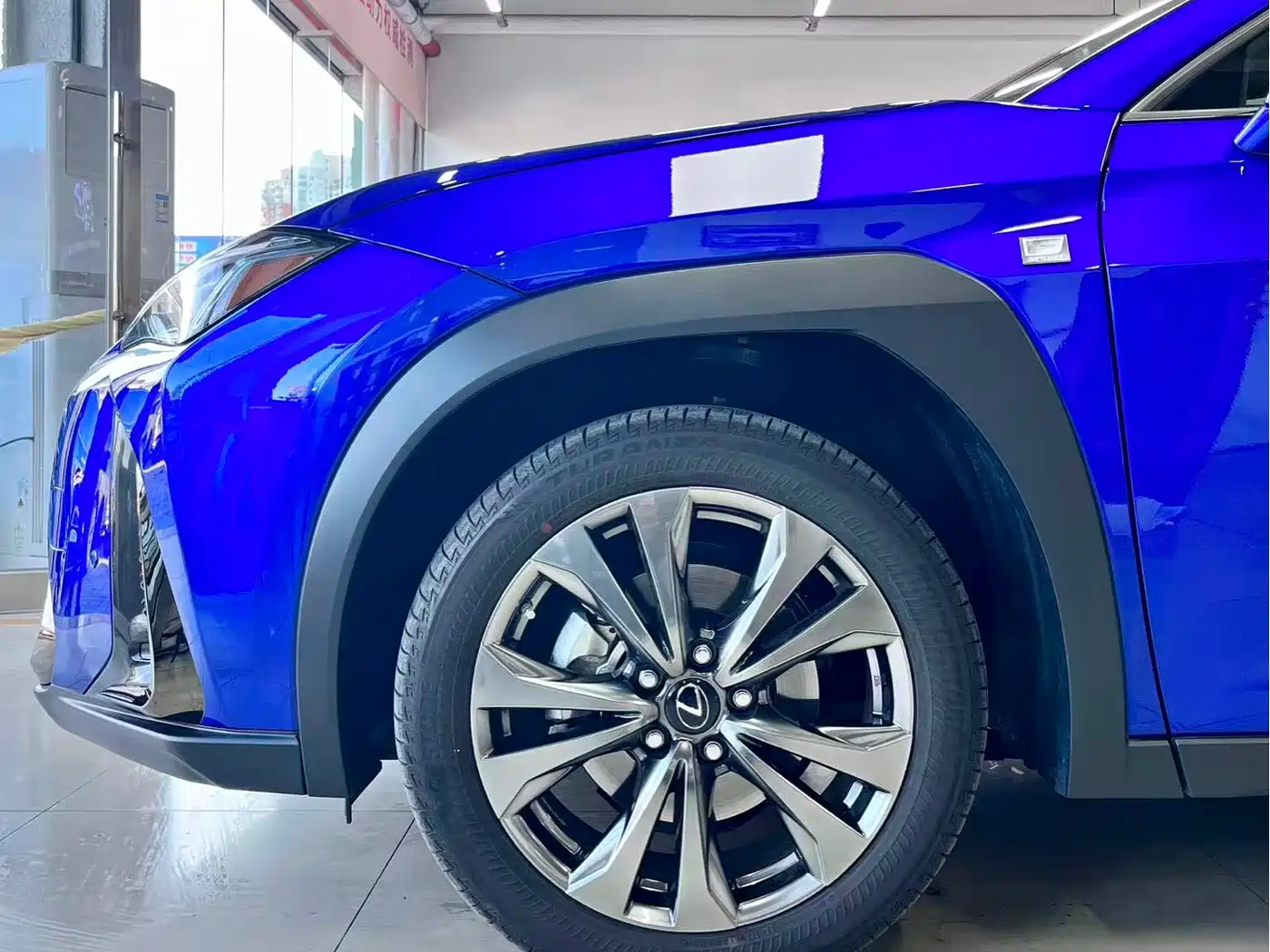 Lexus UX 2020 260h F SPORT Edition фото 18
