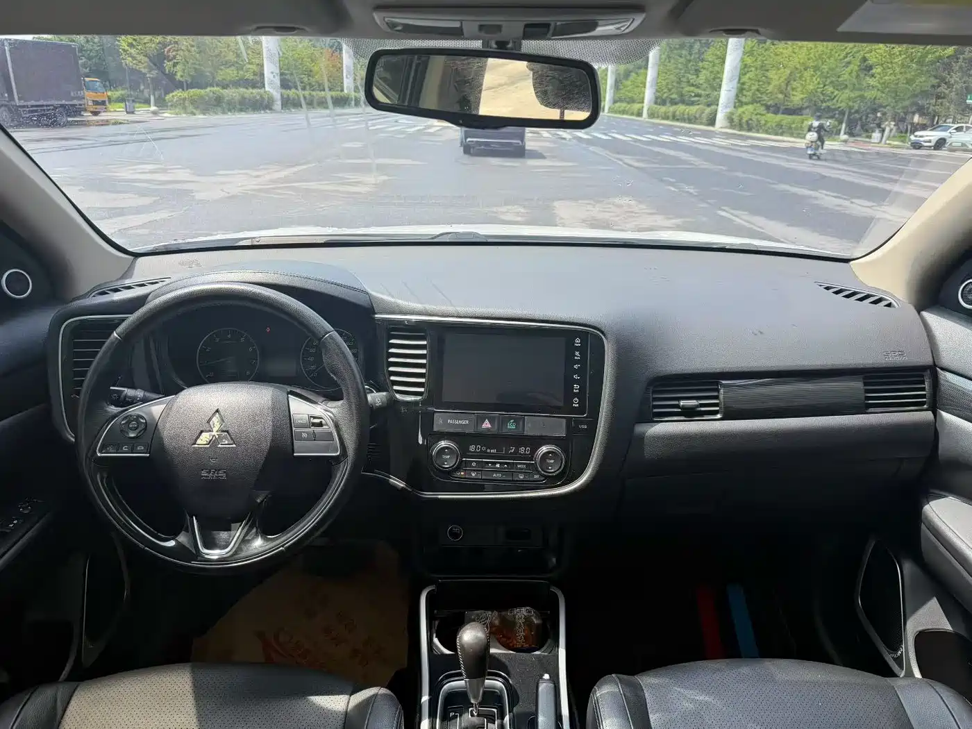 Фото 5 - Mitsubishi Outlander