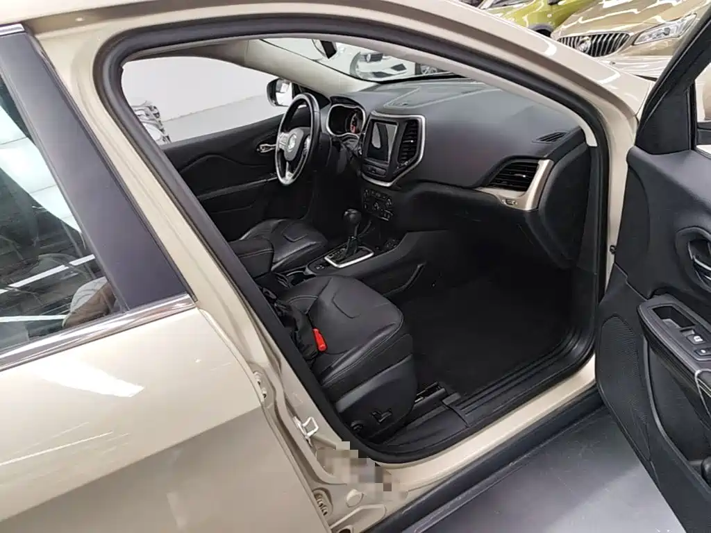 Jeep Cherokee 2018 2017 2.0L Superior Edition