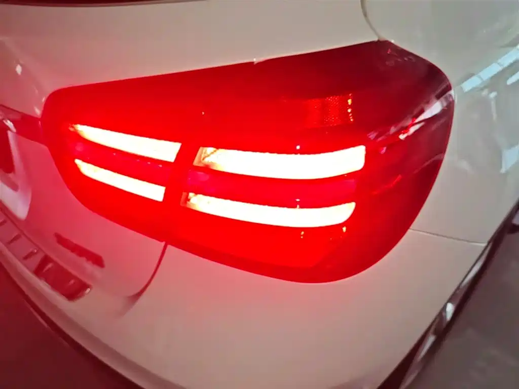 Mercedes-Benz GLA 2018 GLA 200 Dynamic фото 8