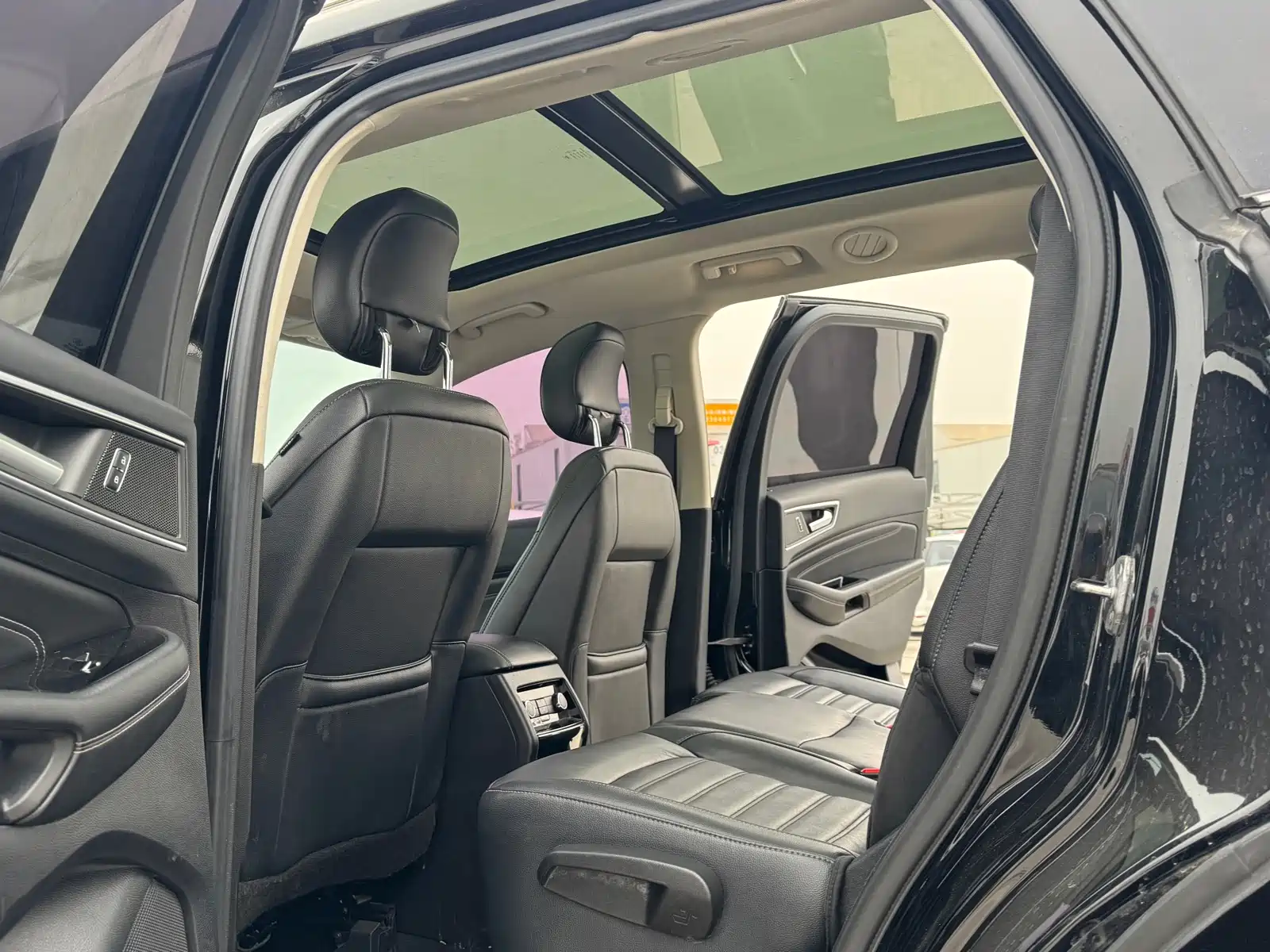 Фото 8 - Ford Edge