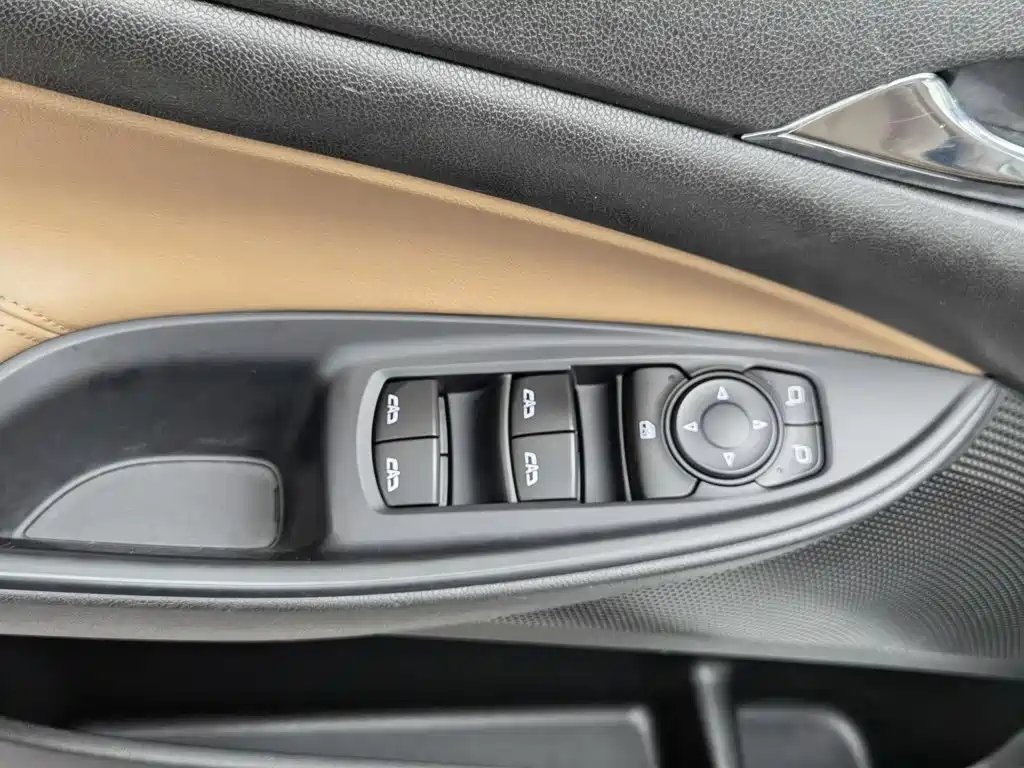 Buick GL6 2022 2021 323T Mild Hybrid Connected Luxury