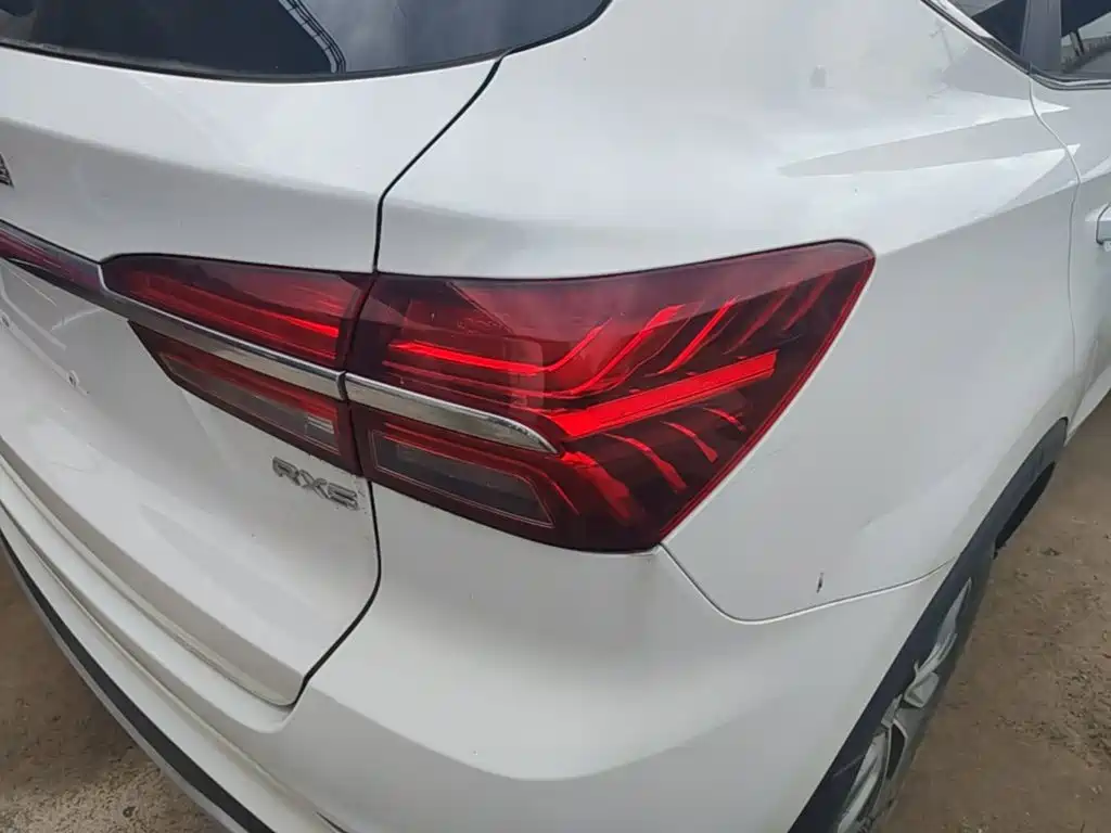 Фото 8 - Roewe RX5