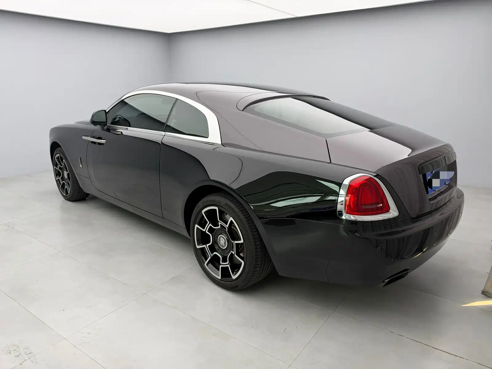 Фото 3 - Rolls-Royce Wraith