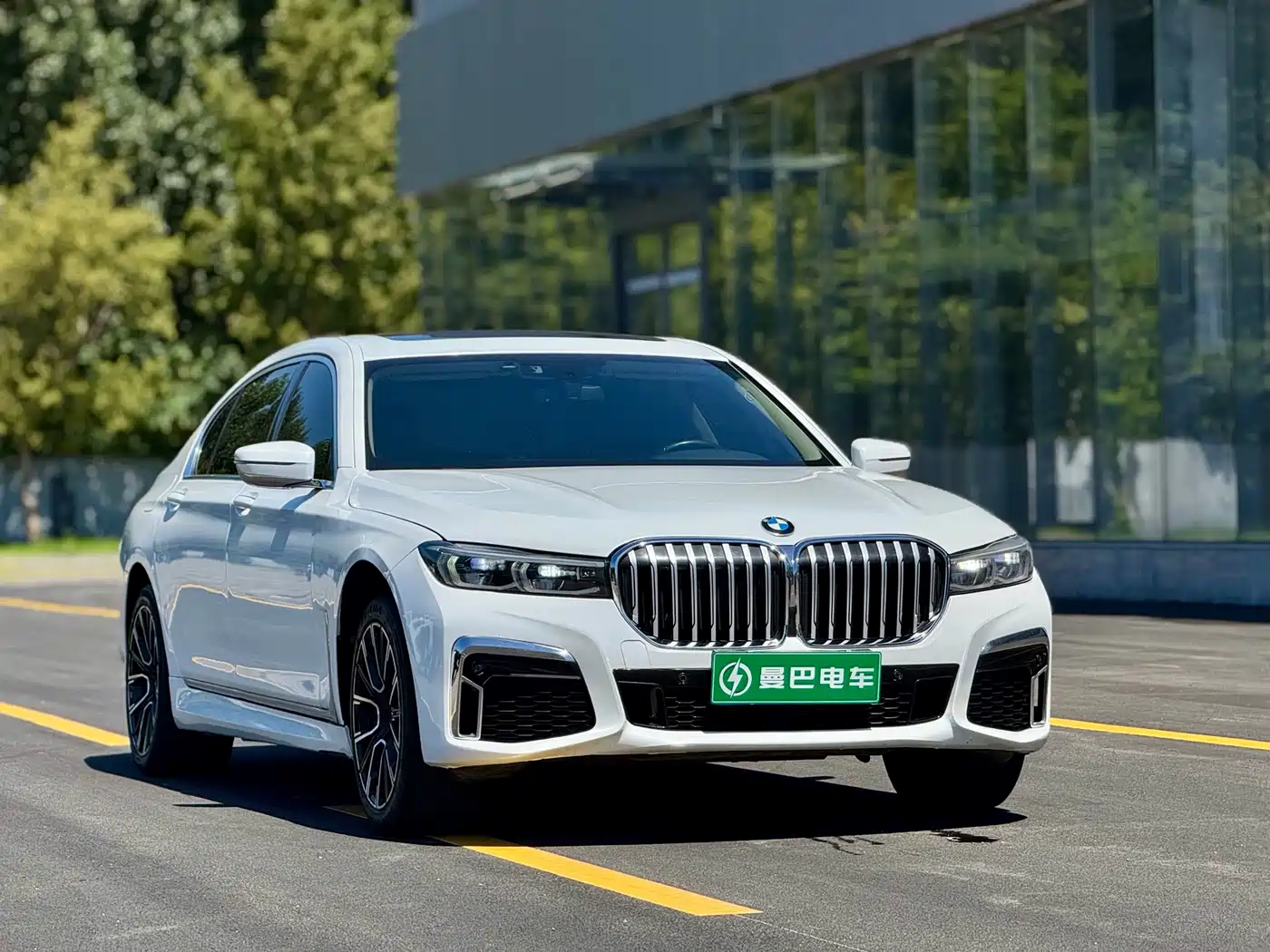 Фото 3 - BMW 7 Series