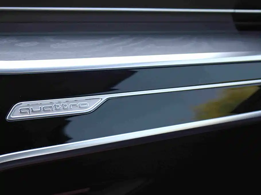 Фото 14 - Audi A6L
