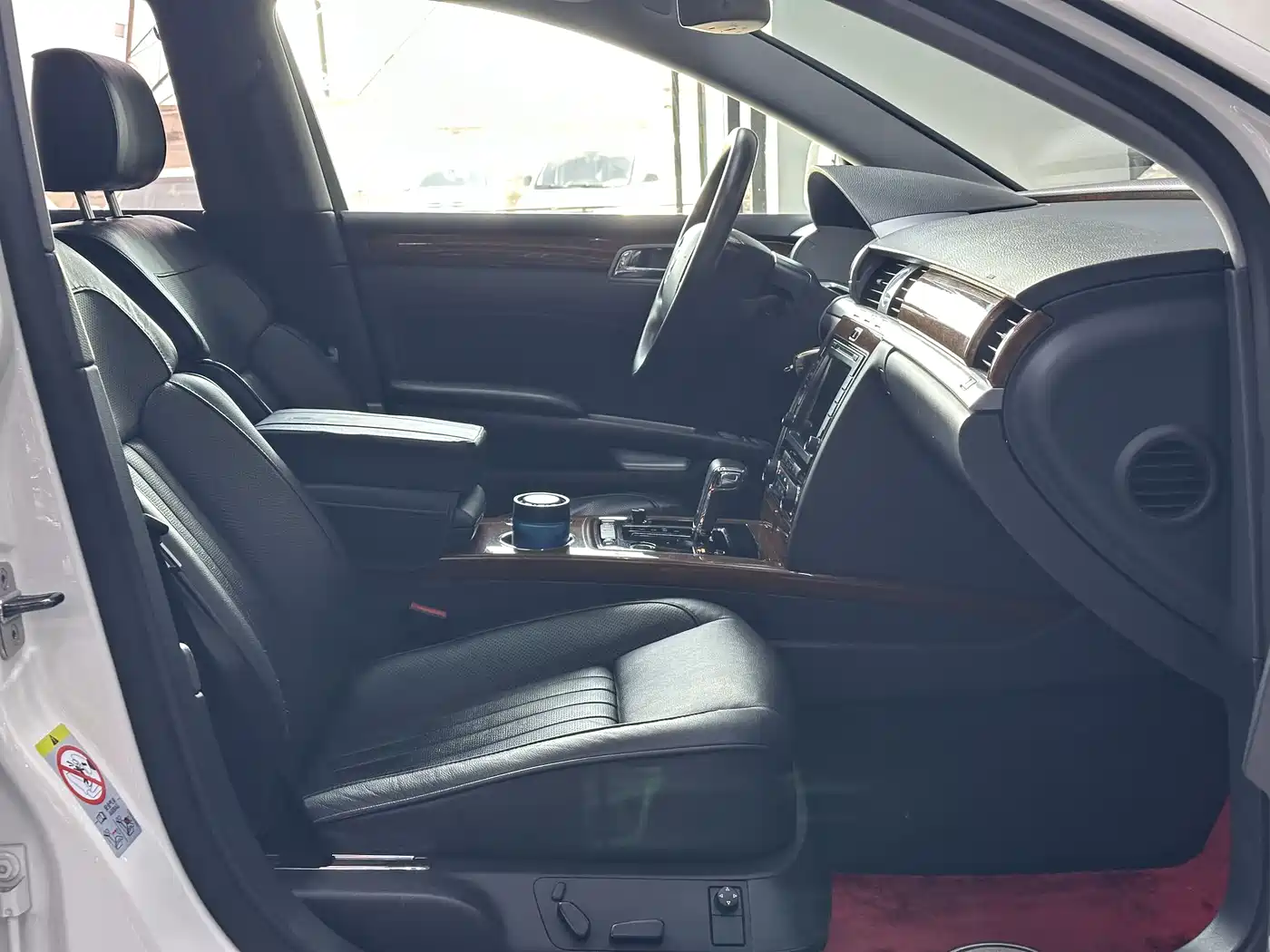 Volkswagen Phaeton 2014 3.0L Business Edition фото 23