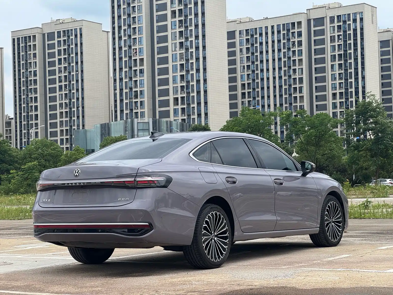 Фото 9 - Volkswagen Passat