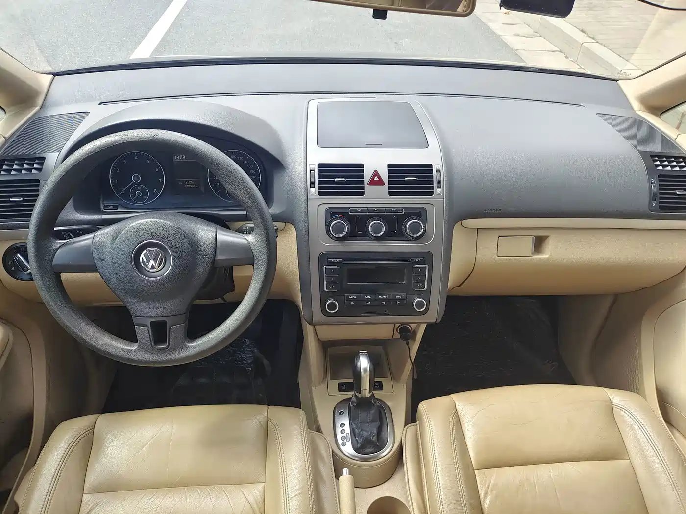 Volkswagen Touran 2011 2011 1.4T DSG Intelligent Elite 5-seater