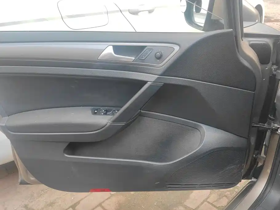 Фото 7 - Volkswagen Golf