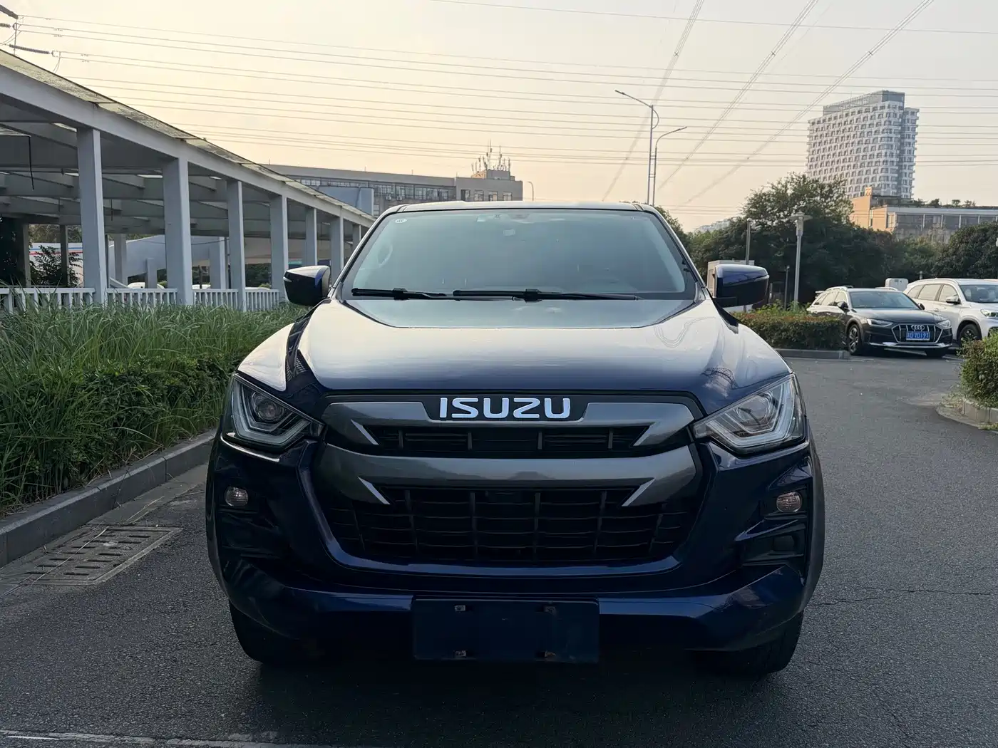 Isuzu Lingtuo 2024 2023 2.5T Automatic 2WD Diesel Flagship Long Wheelbase
