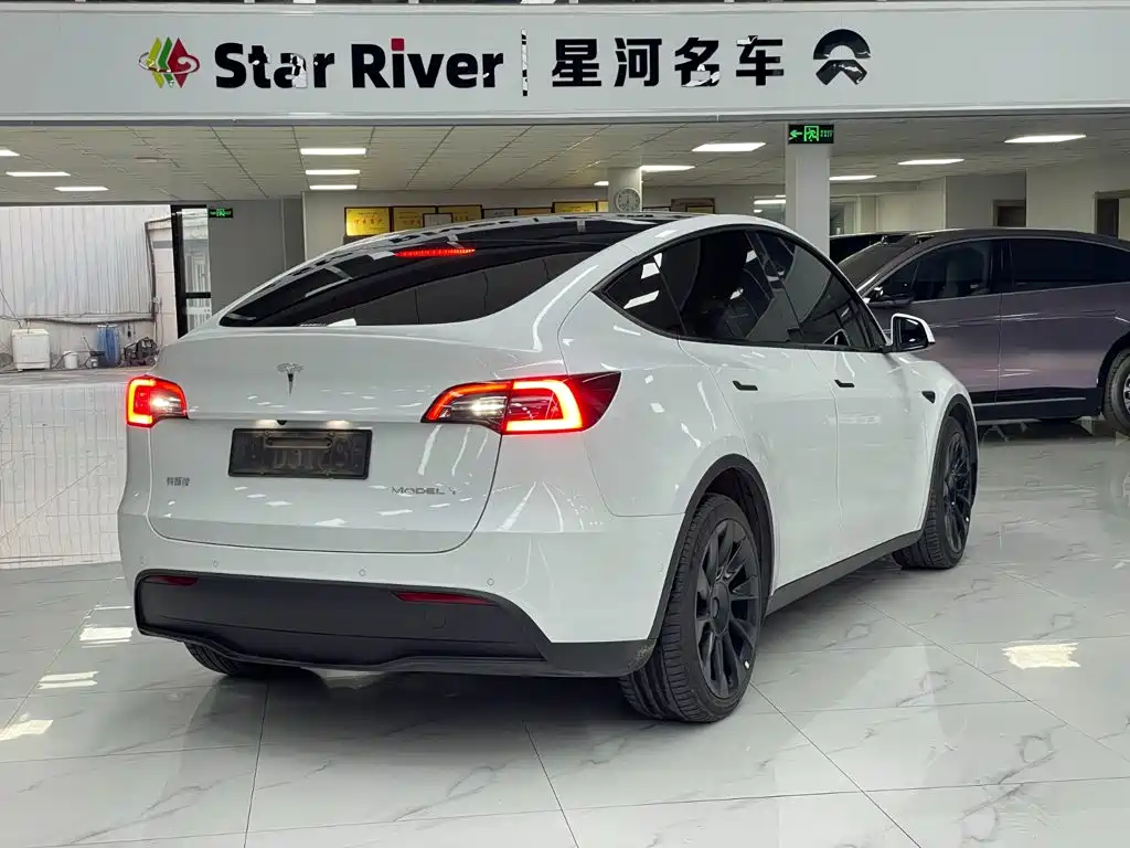 Фото 7 - Tesla Model Y