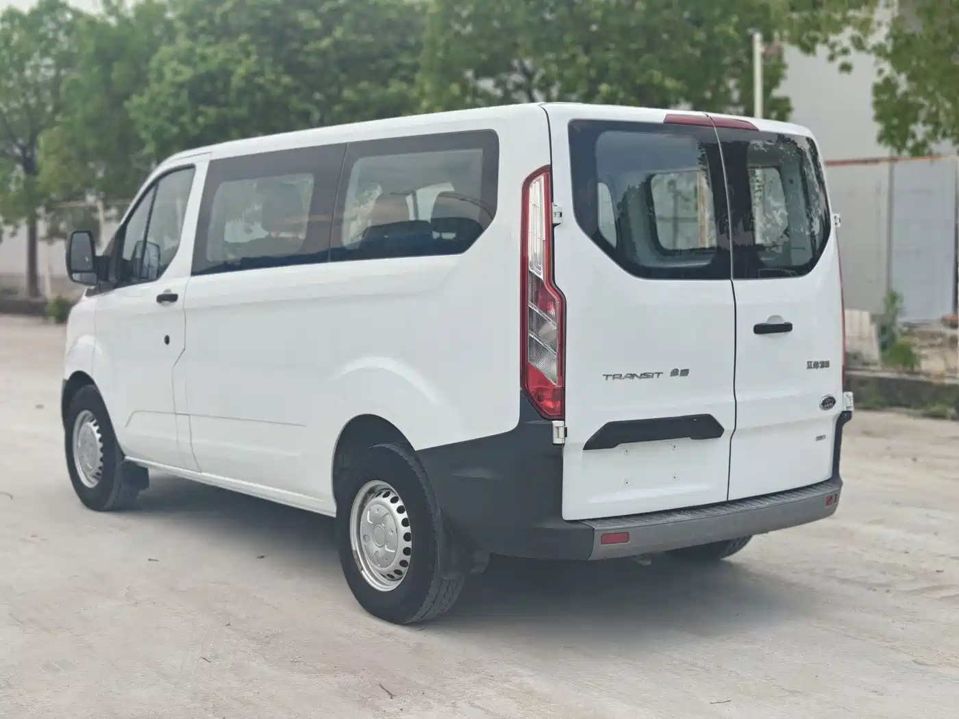 Ford Transit 2020 2019 2.0T Diesel Business Travel Short Wheelbase Low Roof 7-seater China VI