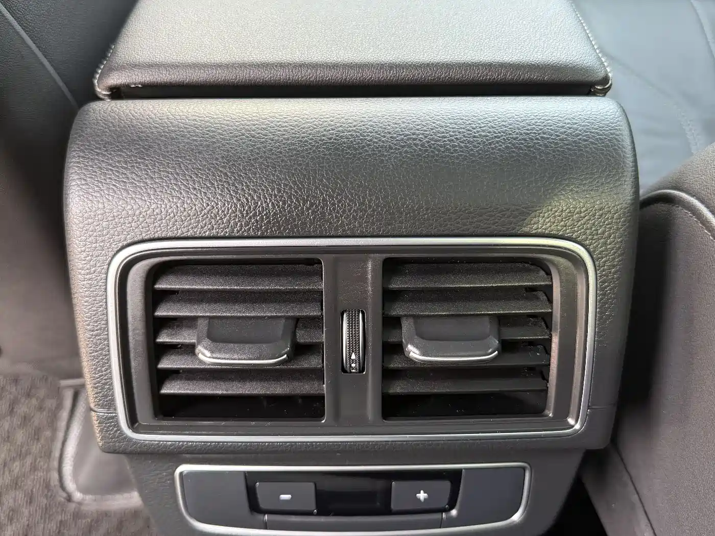 Audi Q5L 2023 45T Luxury Dynamic фото 13