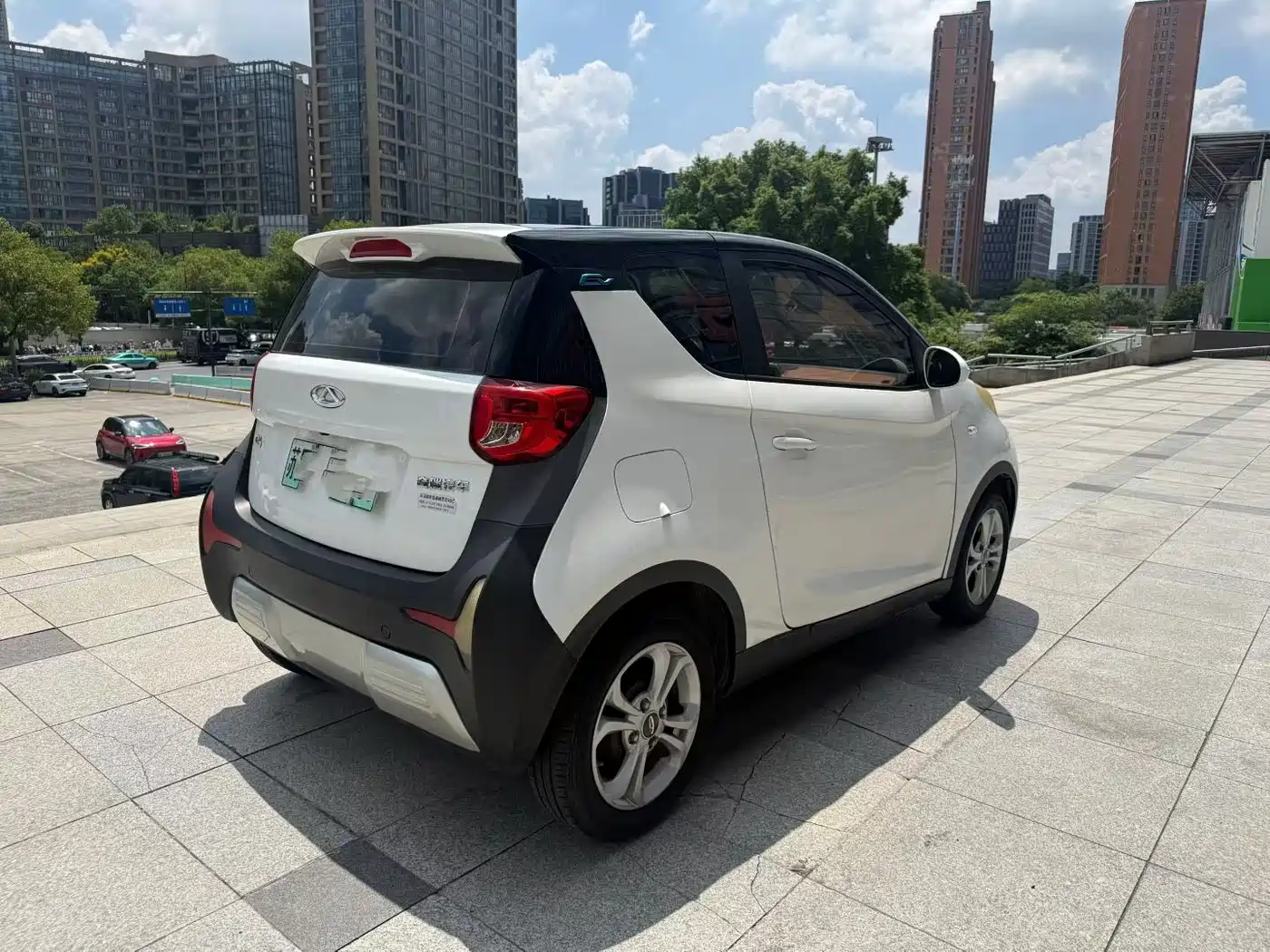 QQ New Energy Little Ant 2019 2018 400 4-Seater Premium Smart Edition