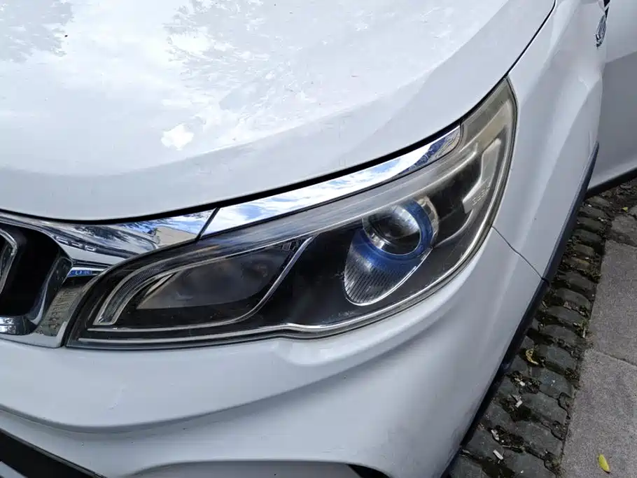 Фото 5 - Geely Vision X3