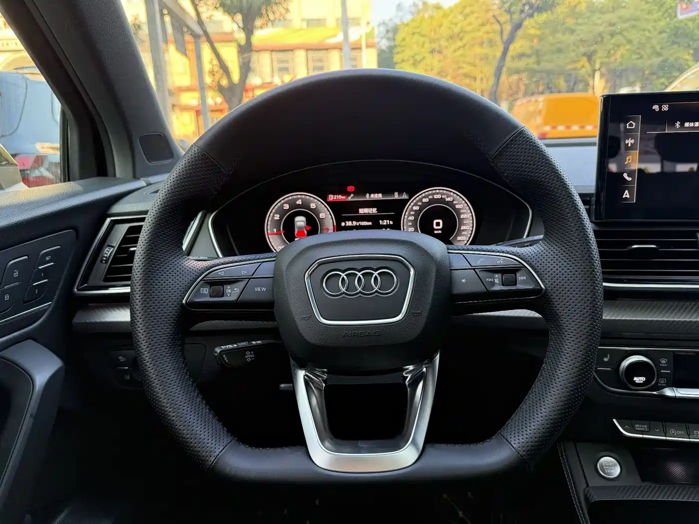 Audi Q5L Sportback 2022 Facelift 45 TFSI Luxury Style фото 15
