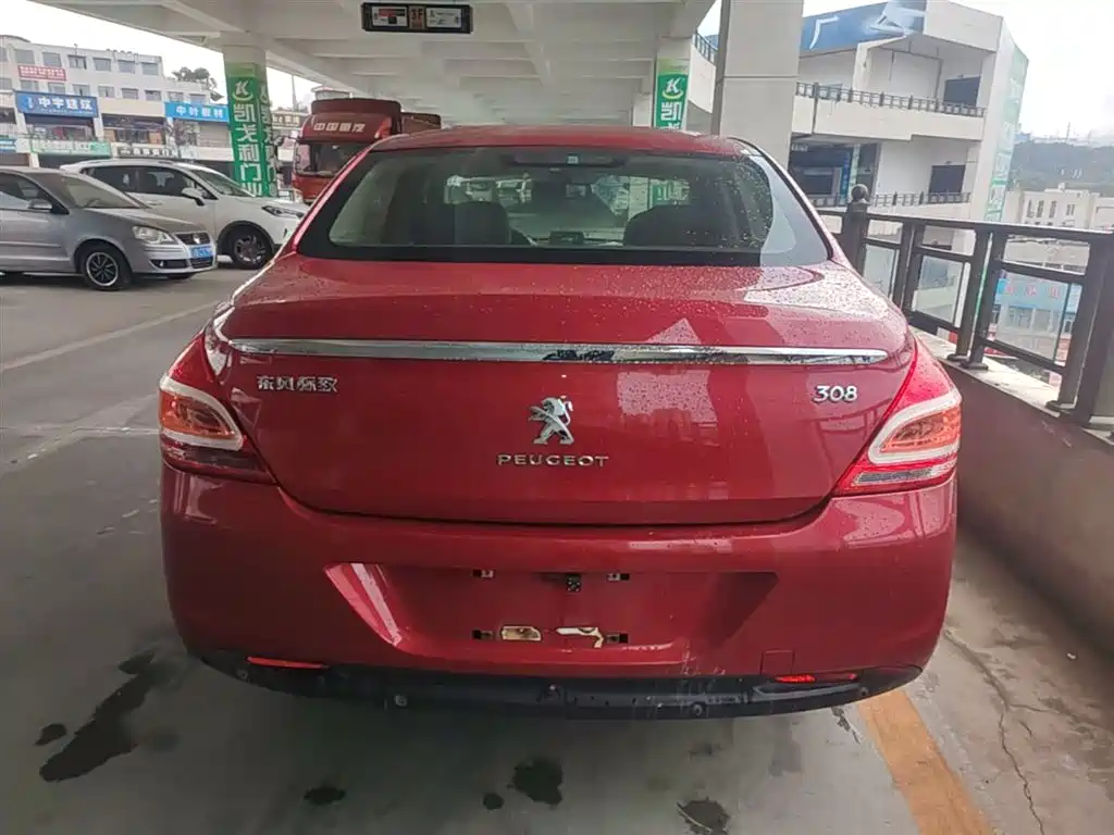Peugeot 308 2014 Model Joy Edition Classic 1.6L Automatic Superior Style фото 6