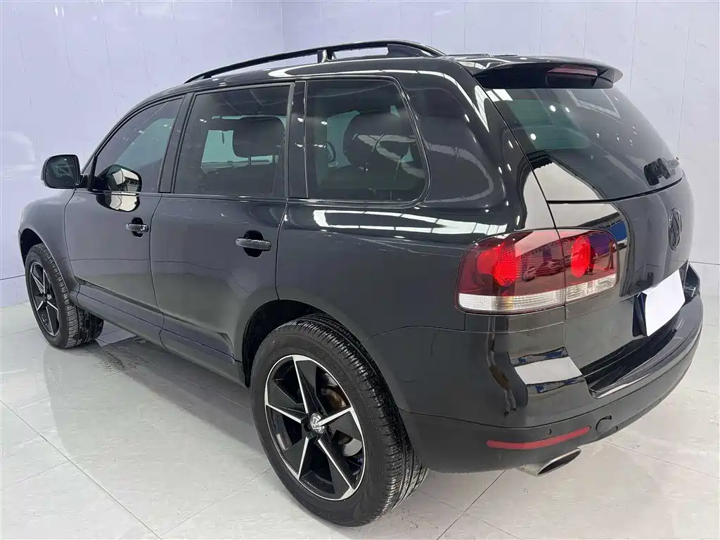 Volkswagen Touareg 2007 4.2L Premium фото 3