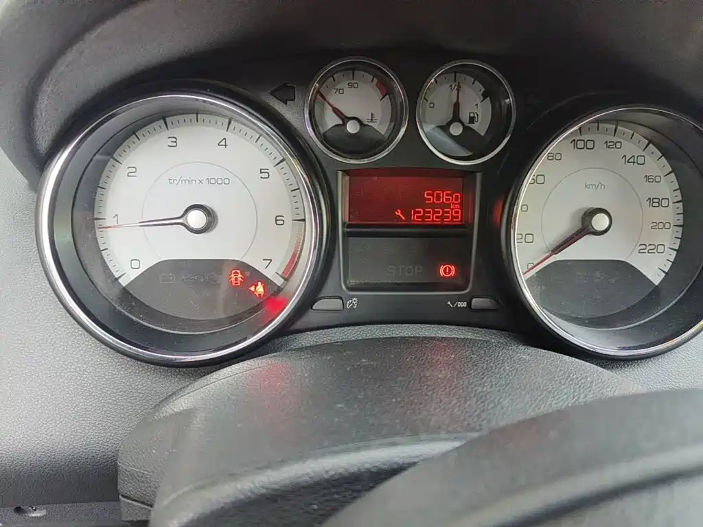 Photo 4 - Peugeot 408