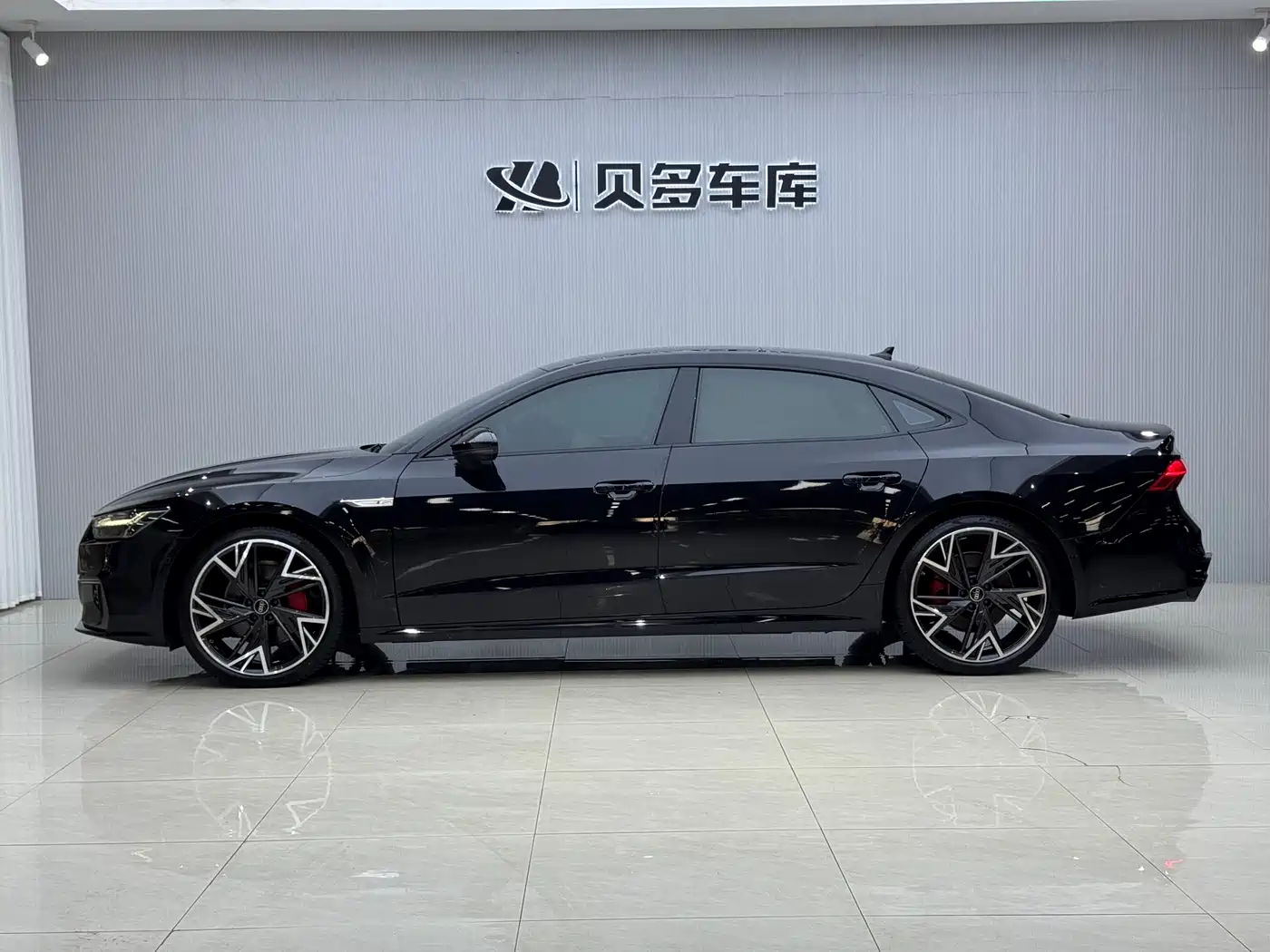 Audi A7L 2024 45 TFSI quattro S-line Black Warrior Edition фото 3