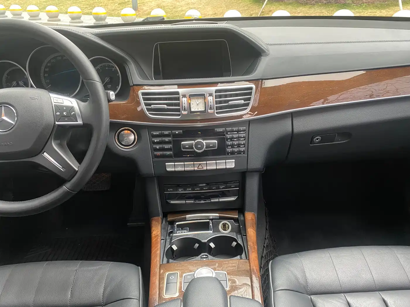 Mercedes-Benz E-Class 2015 E 320 L Luxury 4MATIC фото 14