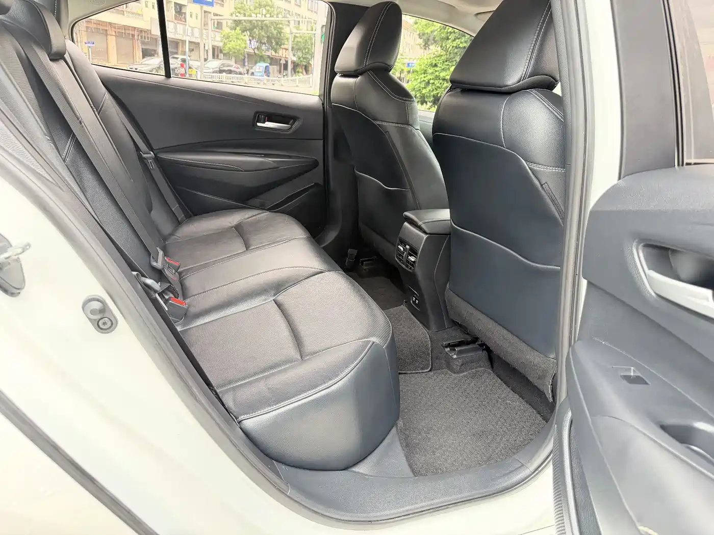 Фото 8 - Toyota Corolla