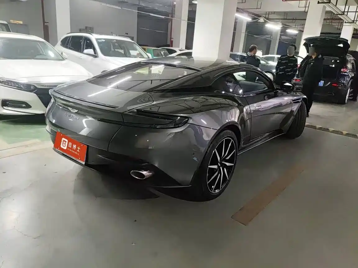 Aston Martin DB11 2019 Model 4.0T V8 Coupe фото 2