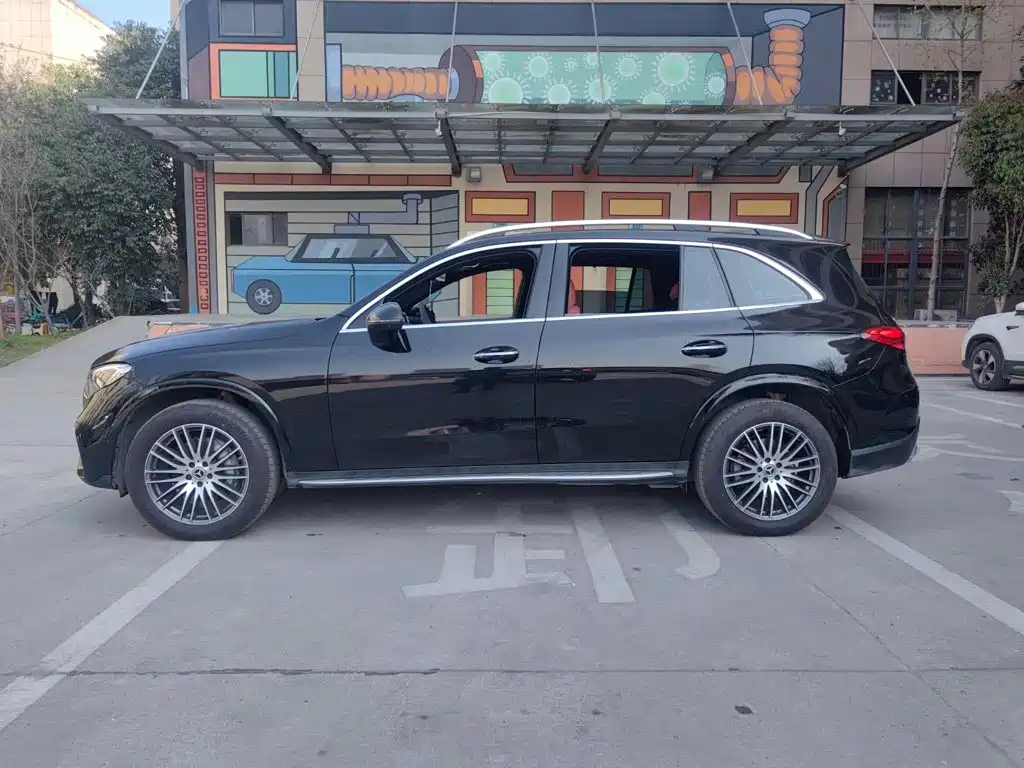 Фото 23 - Mercedes-Benz GLC