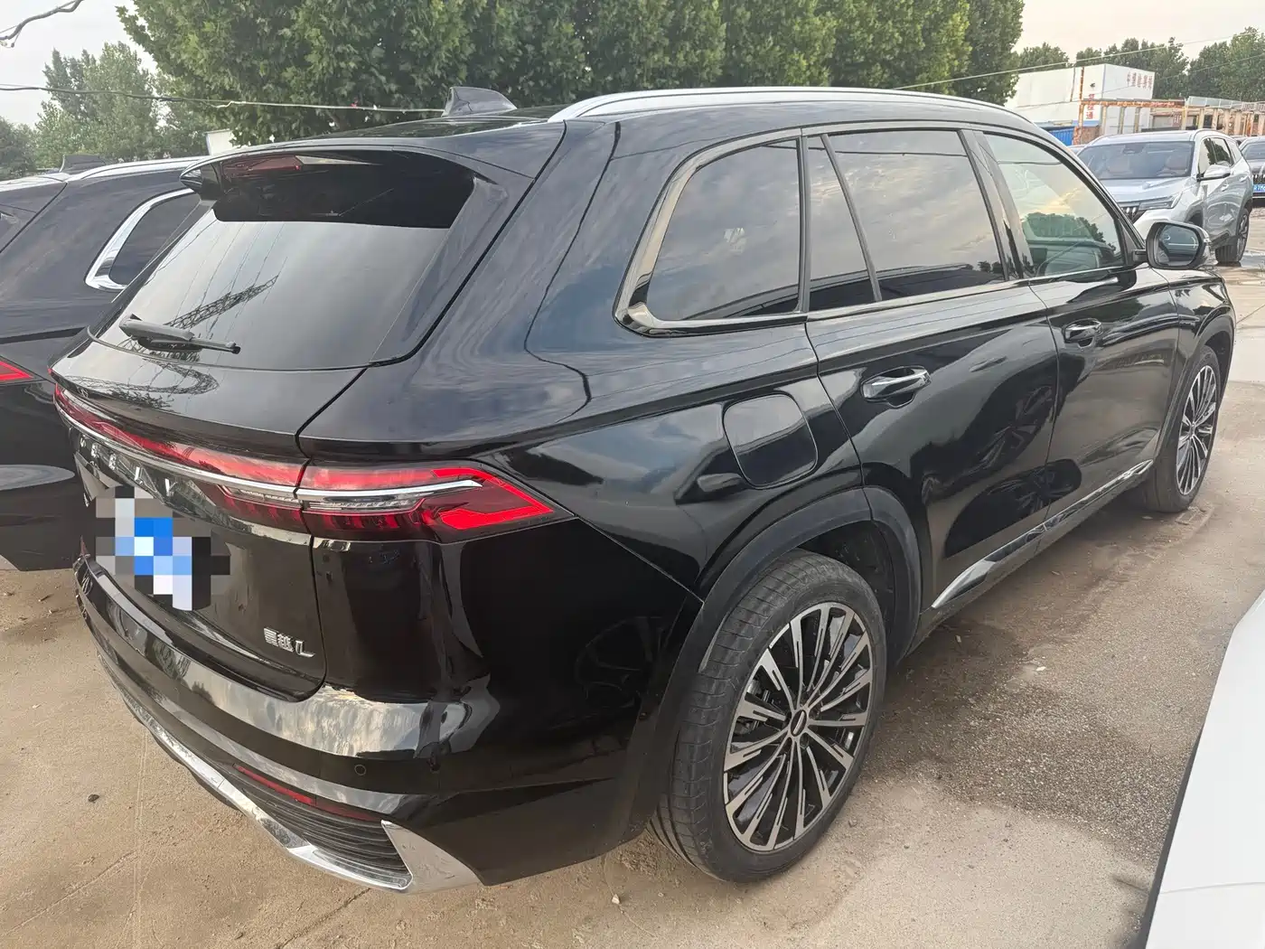 Фото 9 - Geely Xingyue L