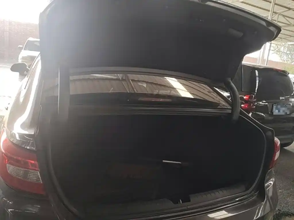 Photo 24 - Hyundai Sonata