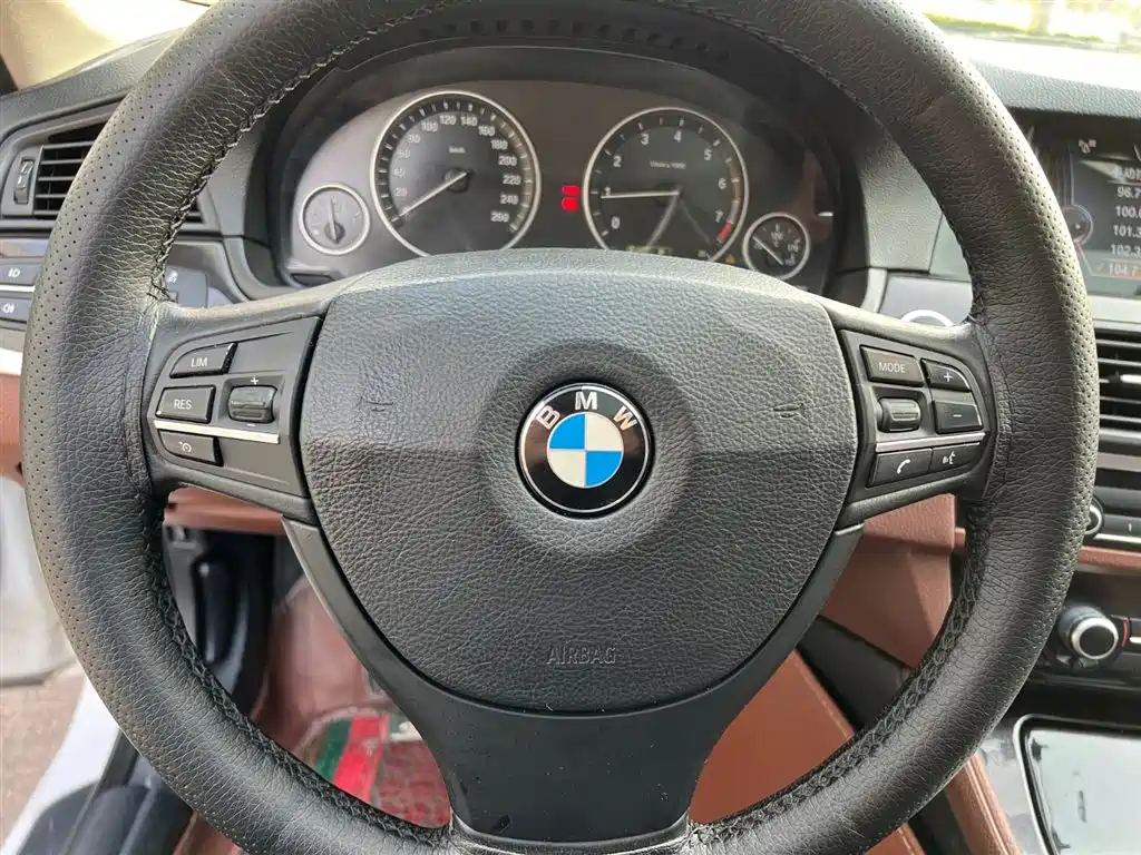 Photo 13 - BMW 5 Series