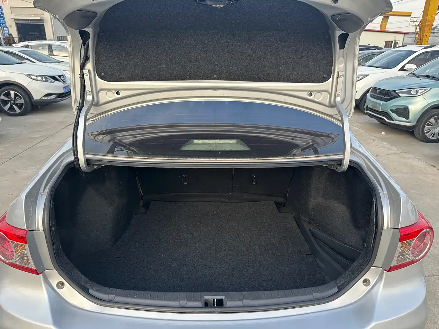 Toyota Corolla 2012 Styling Edition 1.8L CVT GL-i фото 5