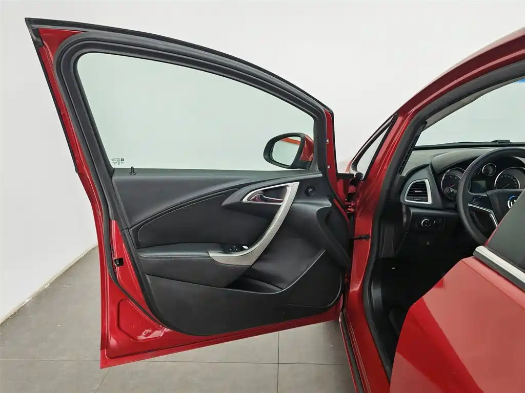 Buick Excelle 2014 XT 1.6L Automatic Fashion фото 8