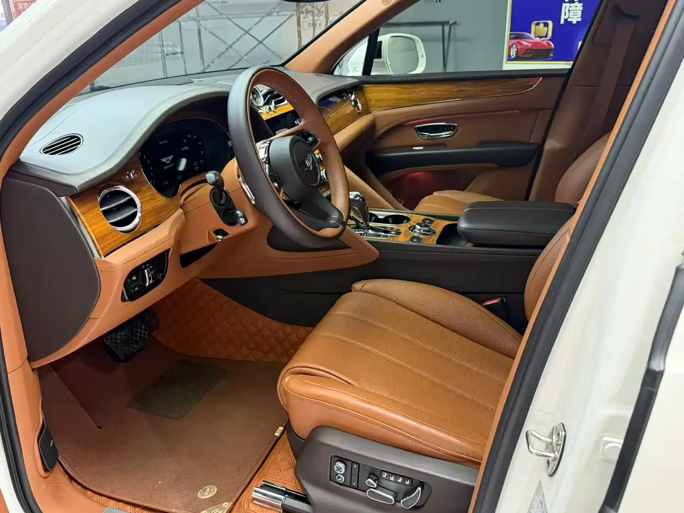 BENTLEY TIMYUE PLUG-IN HYBRID