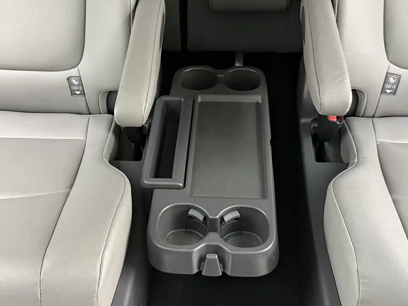 Toyota Granvia 2024 2.5L Hybrid Comfort фото 24