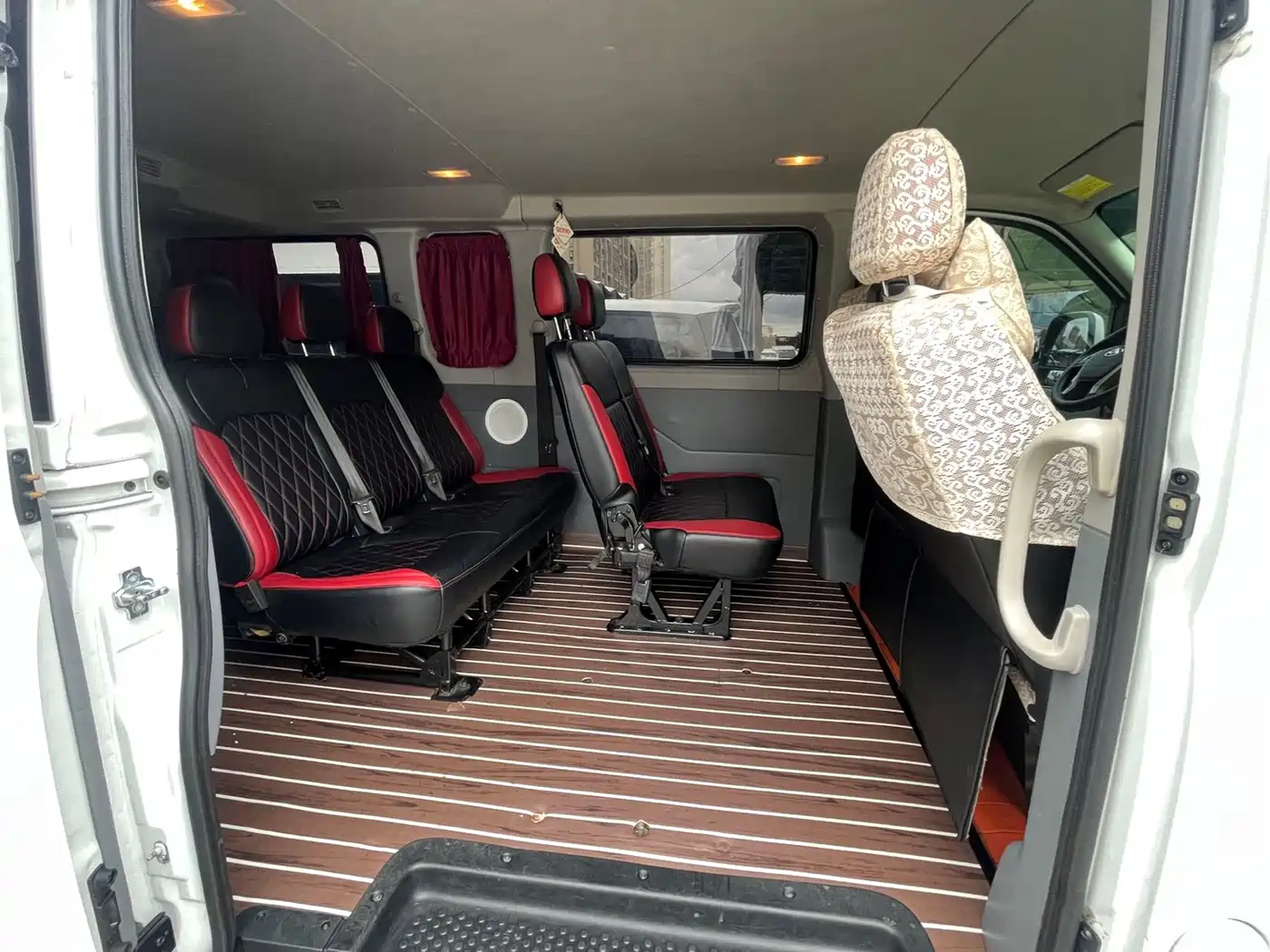 SAIC Maxus Xintu V80 2025 2025 PRO Aoyun 2.0T AMT Long Wheelbase Ultra-Low Roof 6/7/8/9-Seater