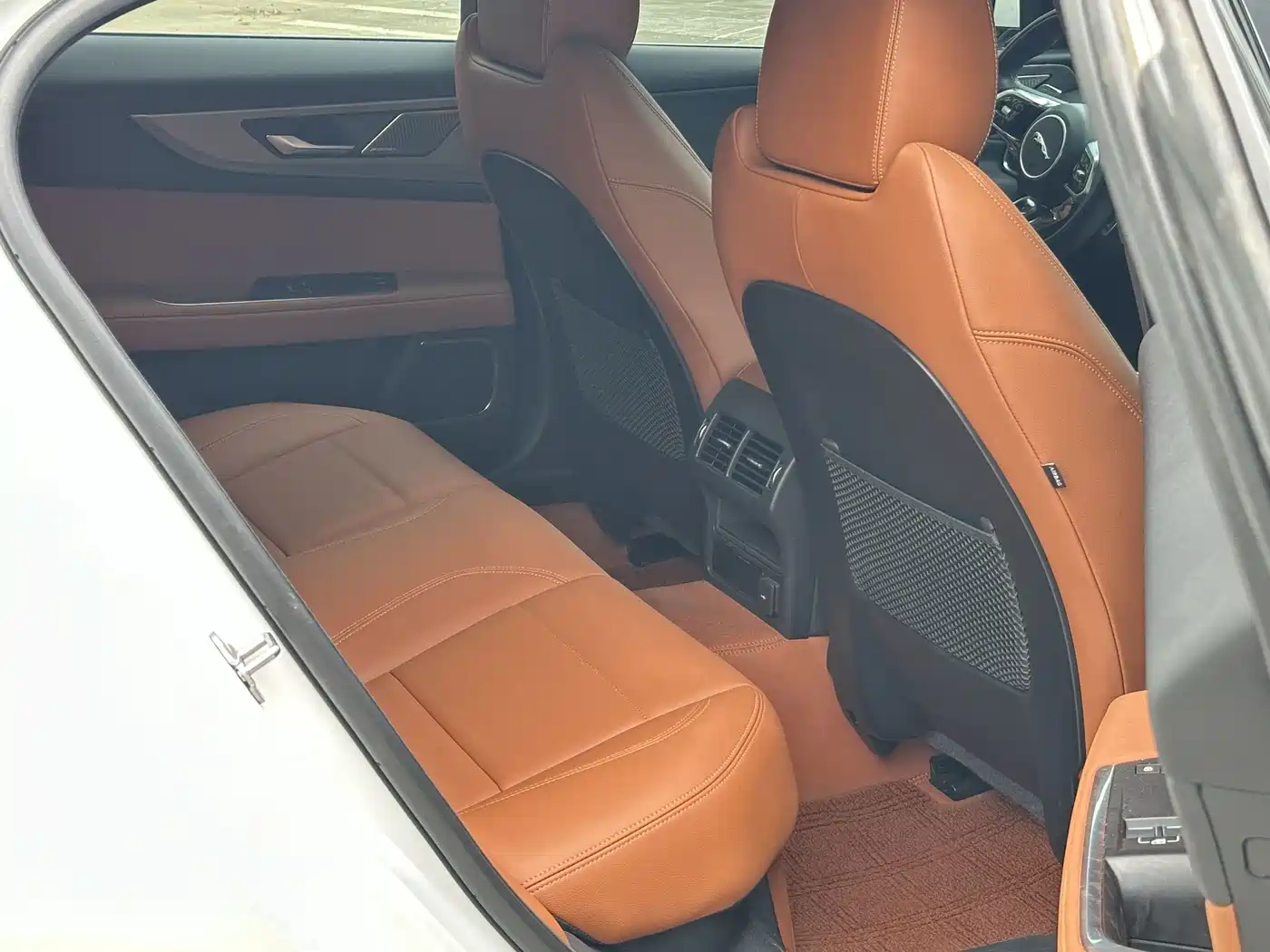 Jaguar XEL 2024 2024 Model 2.0T 250PS R-DYNAMIC S Progressive Sport Edition