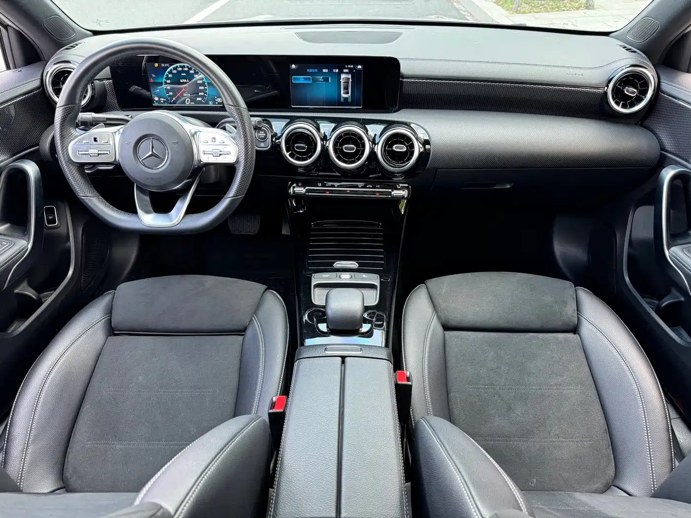 Mercedes-Benz A-Class 2019 A 180 L Sport Sedan фото 16