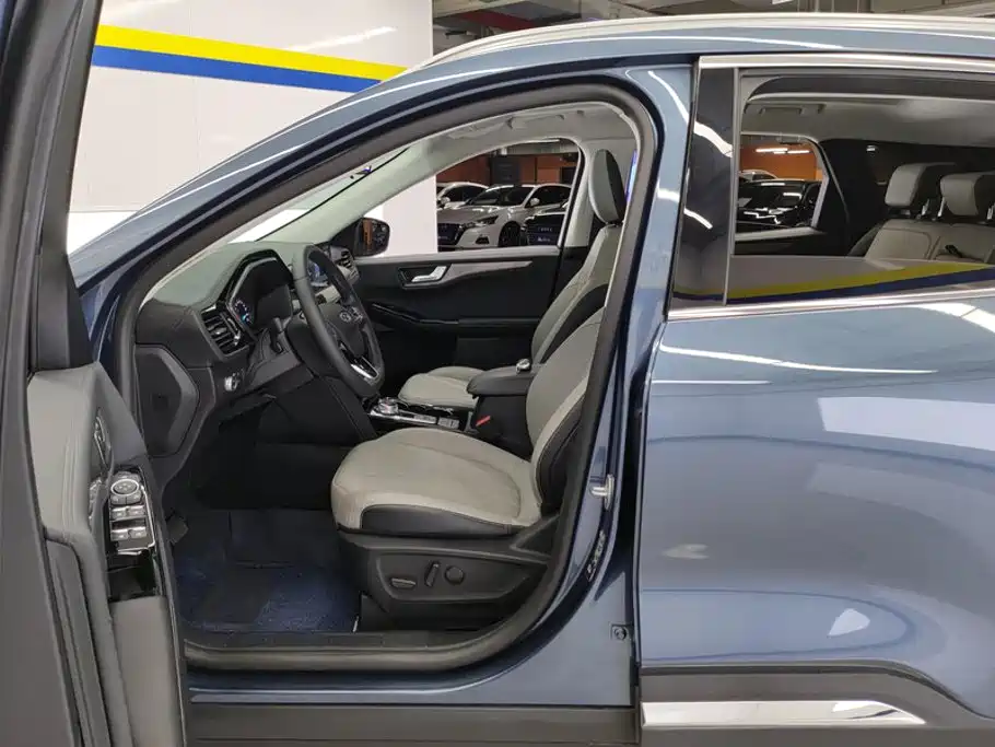 Ford Escape 2022 2020 EcoBoost 245 2WD Premium Edition
