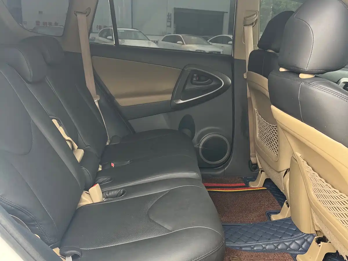 Toyota RAV4 Rongfang 2013 Special Edition 2.0L Auto Classic фото 11