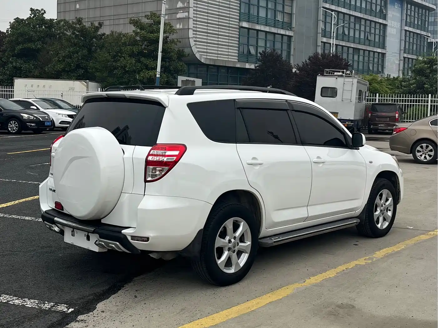 Toyota RAV4 Rongfang 2013 Special Edition 2.0L Auto Classic фото 4