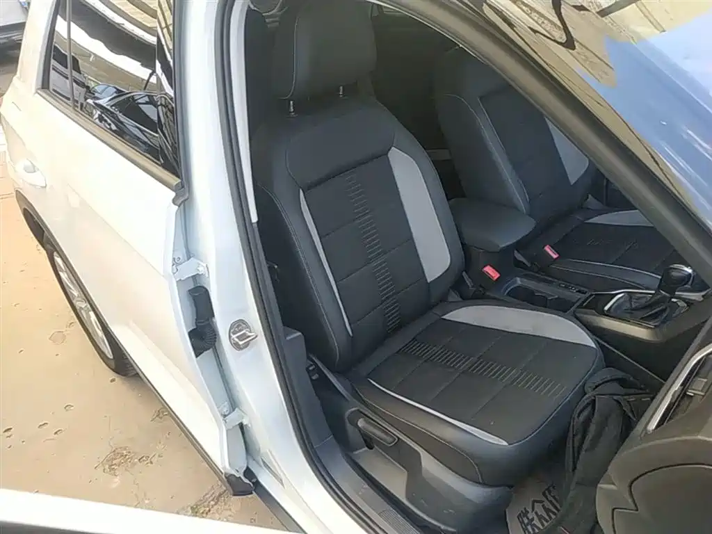 Volkswagen T-ROC 2018 230TSI DSG 2WD Progressive China V фото 25