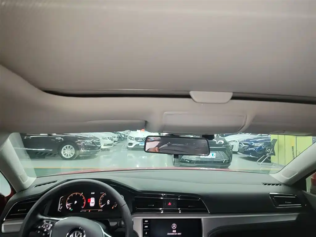 VOLKSWAGEN LINGDU