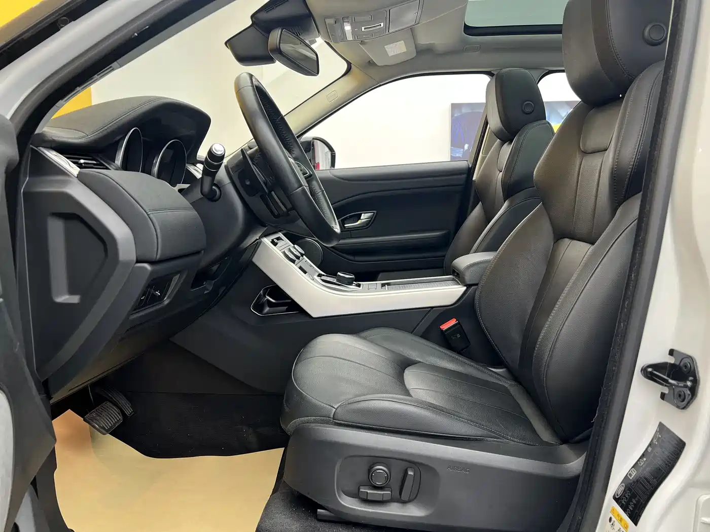 Land Rover Range Rover Evoque 2018 240PS SE Smart Edition фото 8