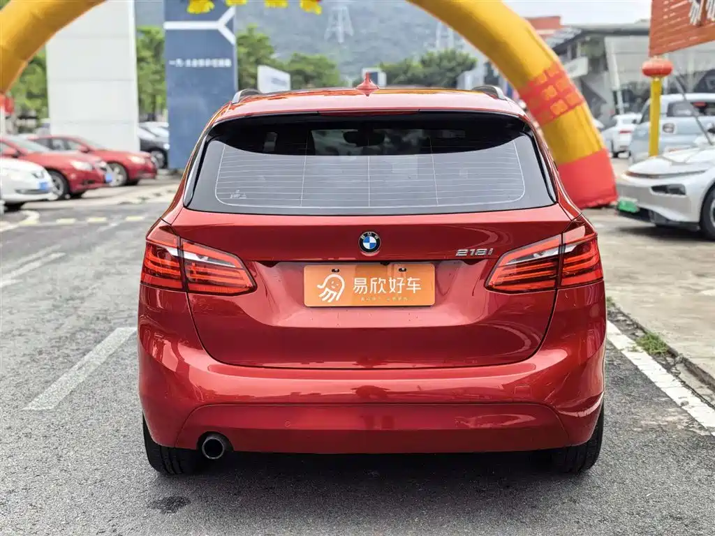 BMW 2 Series Touring 2016 218i Leading фото 8